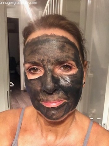 Madara charcoal & mud repair mask